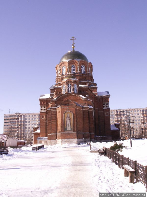 Дорожка к храму Тула, Россия