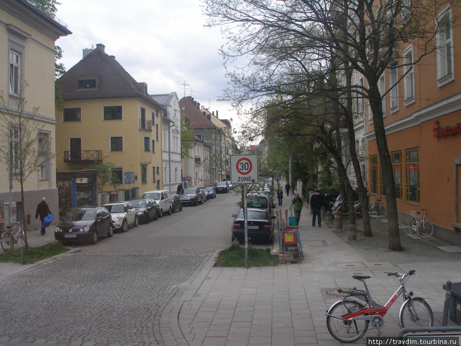 Гламурный район Швабинг,где обосновалась богема-художники,писатели,артисты. Мюнхен, Германия