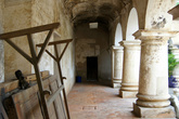 Один из внутренних двориков монастыря