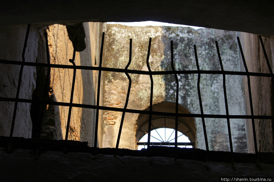 Решетка на окне Антигуа, Гватемала