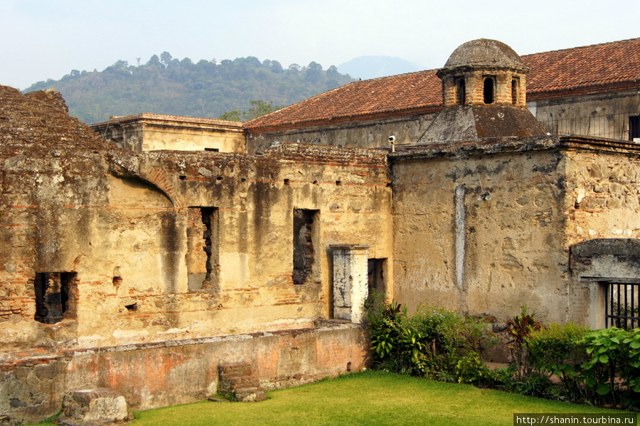 В монастыре капуцинок в Антигуа Антигуа, Гватемала