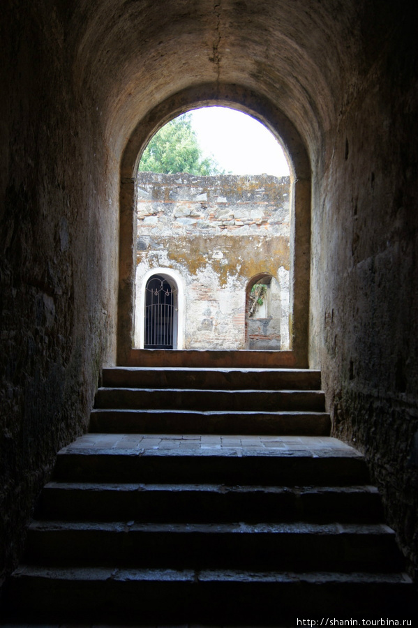 Монастырь капуцинов Антигуа, Гватемала