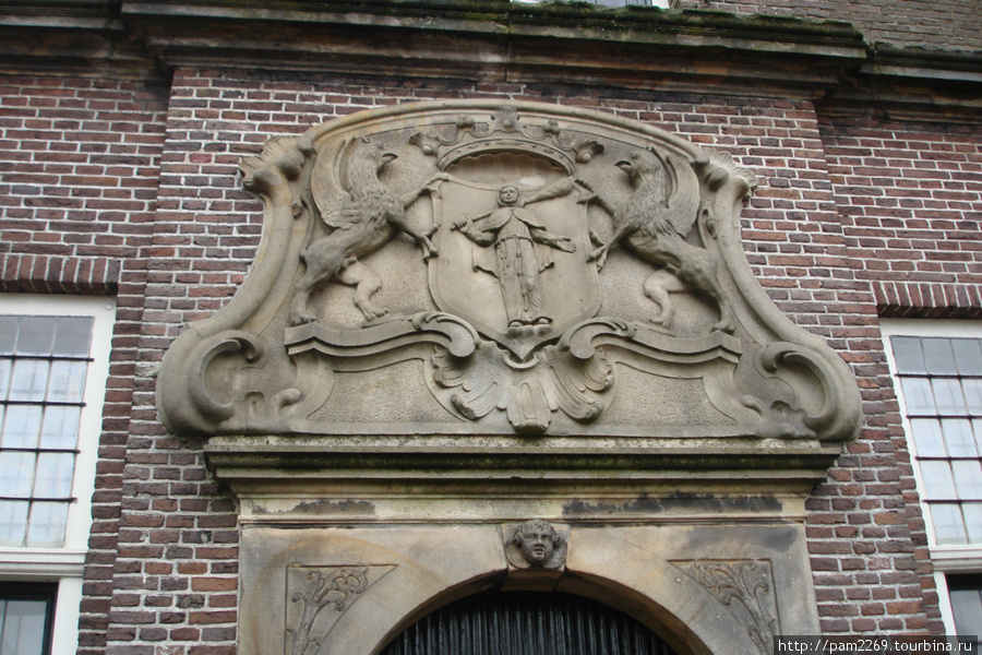 герб города Монникендам, Нидерланды
