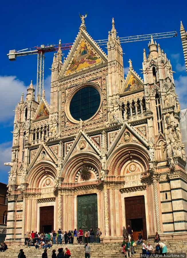 Главный собор города — Il Duomo di Siena, освящён в 12 веке. Сиена, Италия