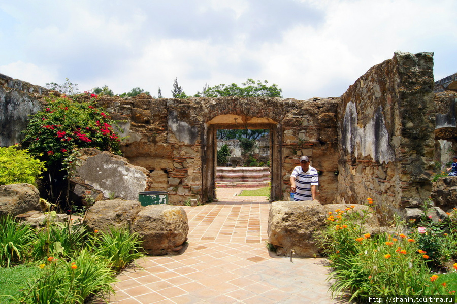 Монастырь Сан Херонимо Антигуа, Гватемала