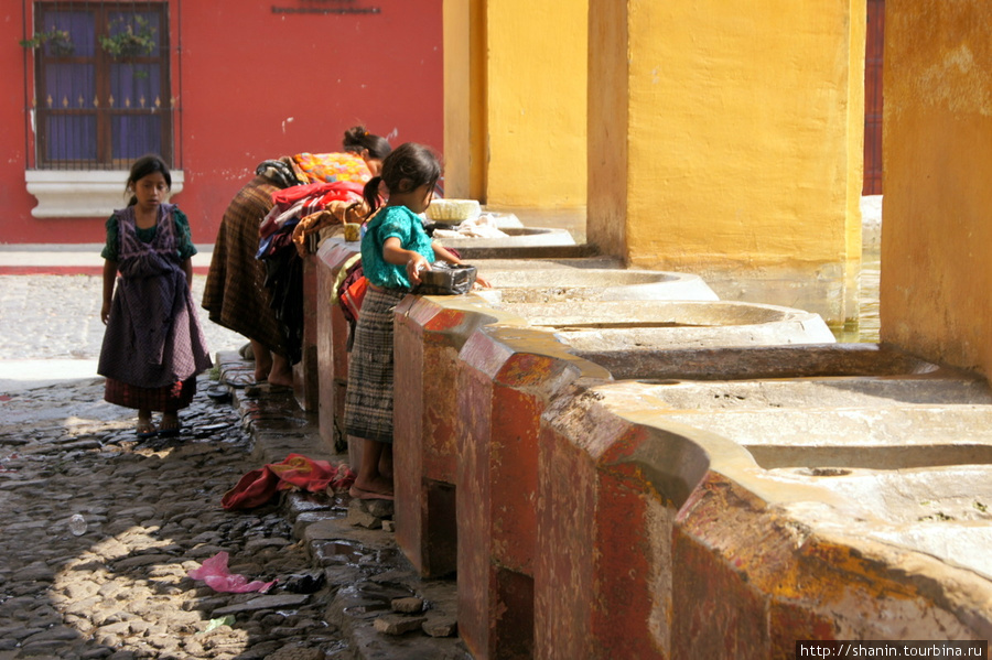 Прачечная самообслуживания в Антигуа Антигуа, Гватемала