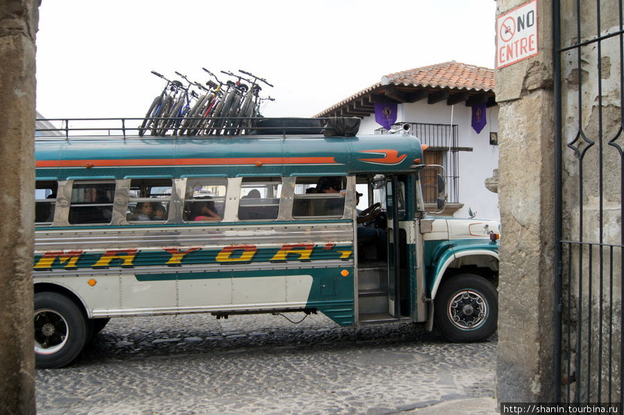 Велосипеды на автобусе Антигуа, Гватемала