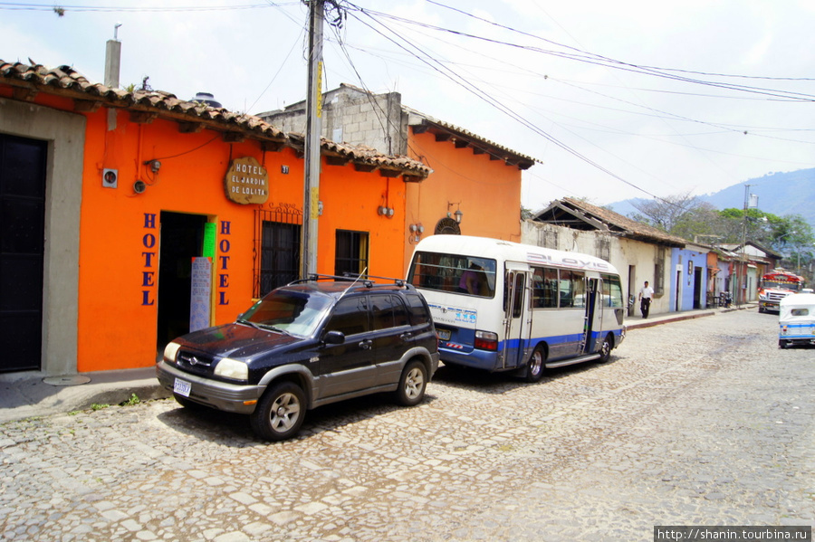 Транспорт в городе-музее Антигуа, Гватемала