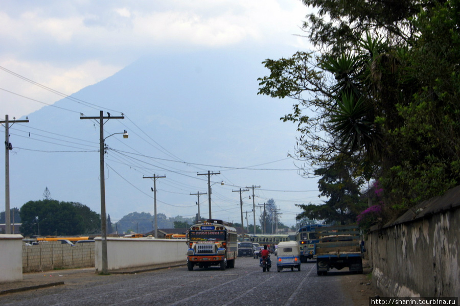 Транспорт в городе-музее Антигуа, Гватемала
