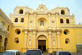 Церковь Ла Мерсед в Антигуа