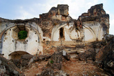 Руины церкви Ла Реколексион в Антигуа