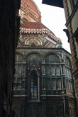 Cattedrale di Santa Maria del Fiore с этой стороны производит мрачноватое впечатление.