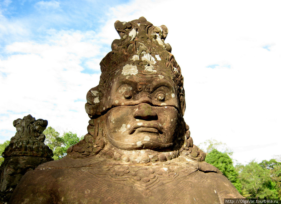 Не трудно было заметить, что каждый лик не похож на другой Ангкор (столица государства кхмеров), Камбоджа