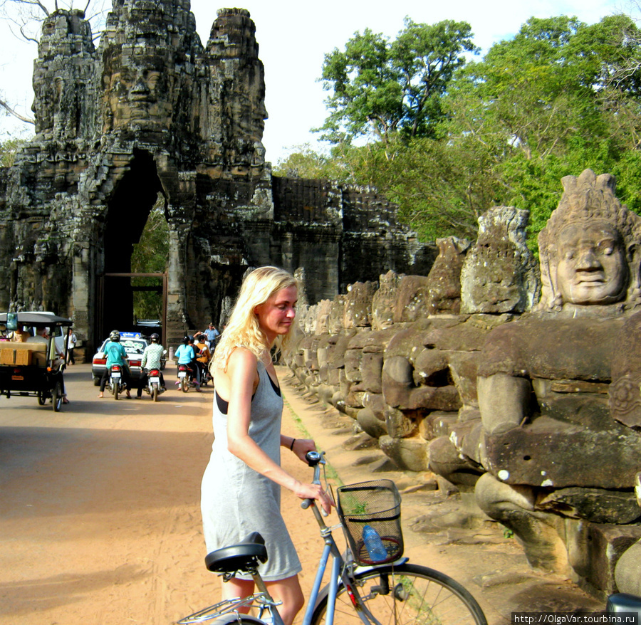 Радуга между небом и землей Ангкор (столица государства кхмеров), Камбоджа