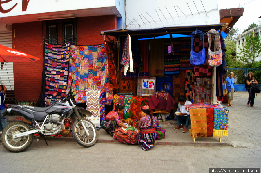 Сувенирный киоск Панахачель, Гватемала