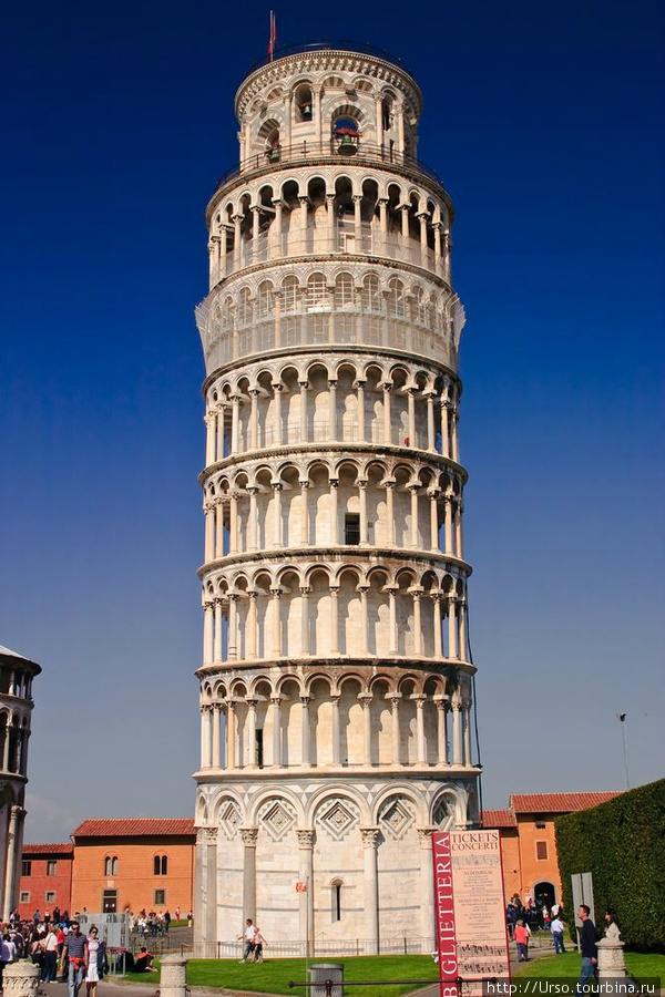 Campanilla, она же Torre pendente di Pisa, она же Пизанская башня – строительство началось в августе 1173, с двумя длинными перерывами продолжалось без малого 200 лет и закончилось во второй половине XIV века. Уклон башни, после реконструкции в 2000 году практически прекратился (впрочем существует мнение что его специально задумали – ради оригинальности). Хотя башня наклонена, колокольня, построенная во второй половине XIV века наверху башни, стоит ровно. Пиза, Италия