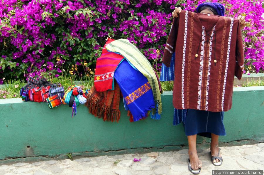 Многообразие текстильных изделий Панахачель, Гватемала