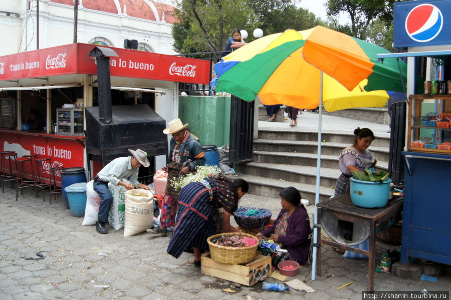 Пятница - рыночный день Солола, Гватемала