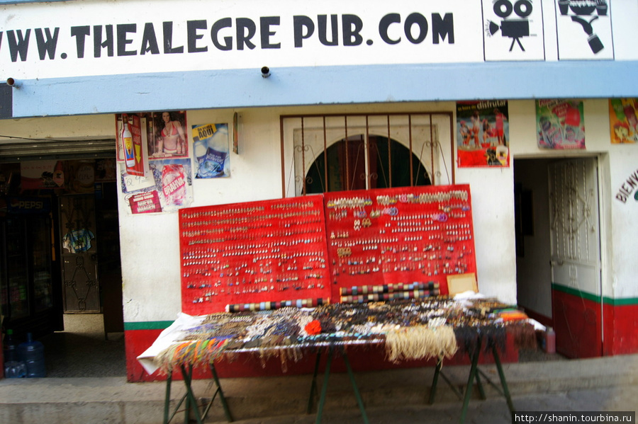 Сувениры для туристов Сан-Педро-ла-Лагуна, Гватемала