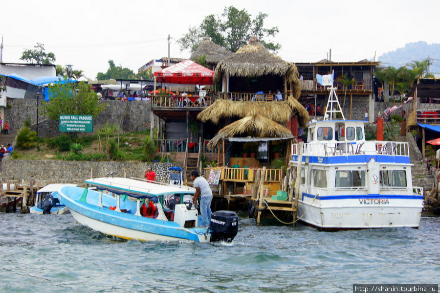 Пристань в Панахачеле Сантьяго Атитлан, Гватемала