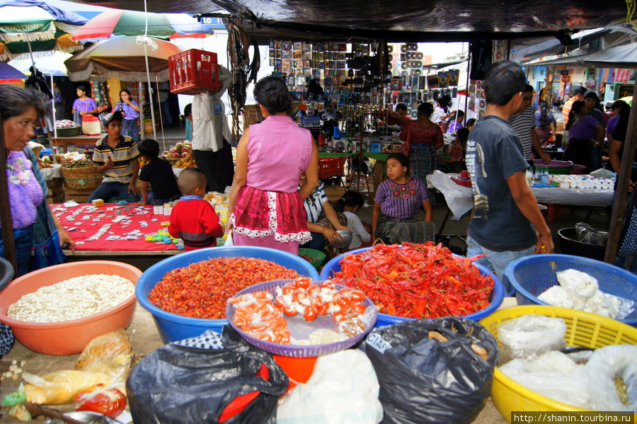 Воскресный рынок в Сантьяго Атитлан Сантьяго Атитлан, Гватемала