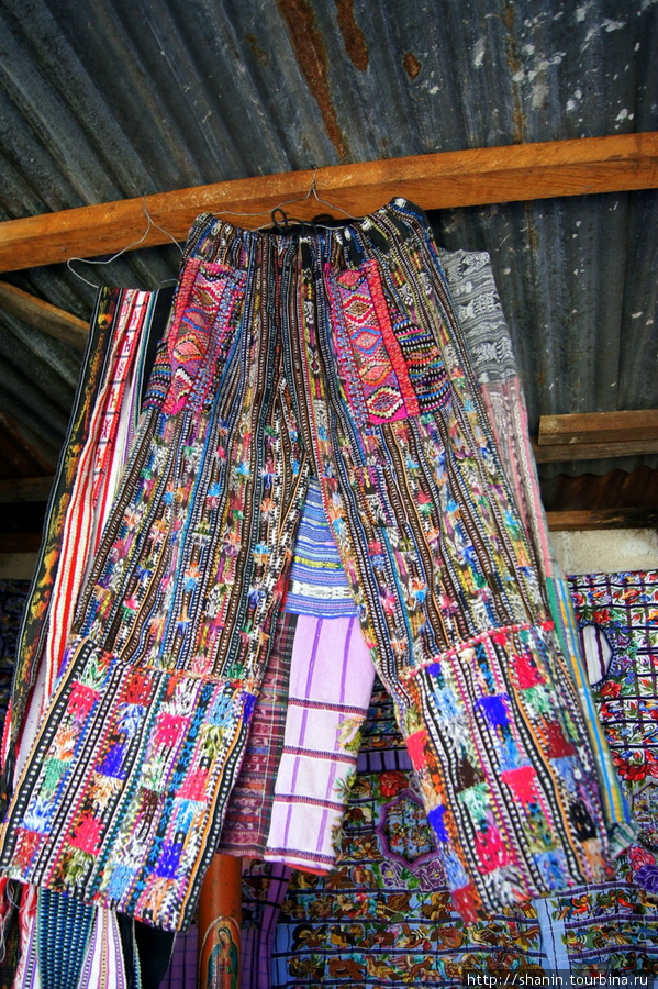Сувениры в Сантьяго Атитлан Сантьяго Атитлан, Гватемала
