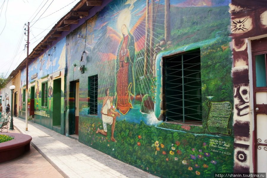 Дом на центральной площади Ауачапан, Сальвадор