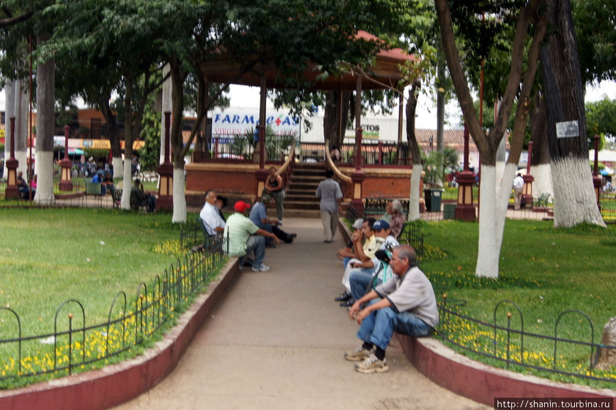 В парке в Ауачапане Ауачапан, Сальвадор
