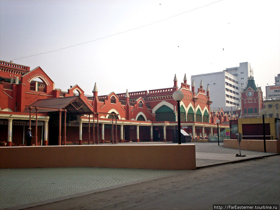 Здание рынка New Market, в прошлом рынка сэра Стюарта Хогга Калькутта, Индия