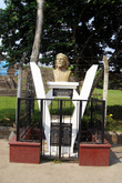 Памятник Че Геваре у руин Тазумала