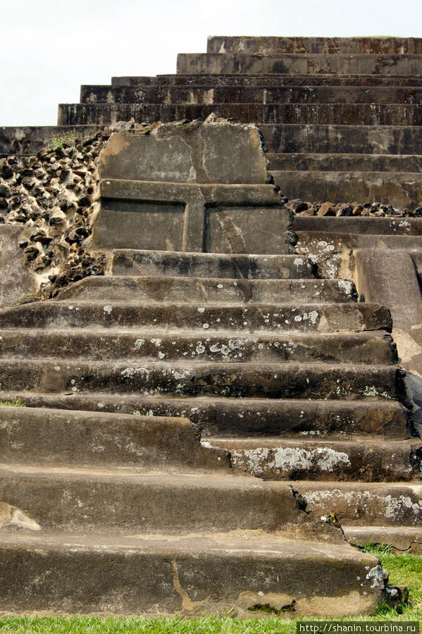 Пирамида майя в Тазумале Чалчуапа, Сальвадор
