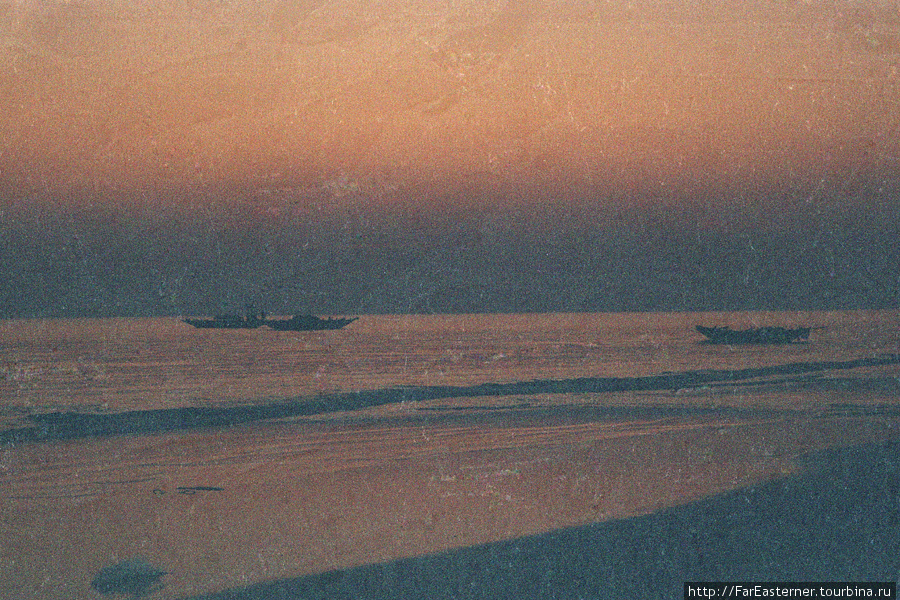 Вид на Бенгальское море из Баккали. Я прибыл туда поздним вечером, поэтому так темно Калькутта, Индия