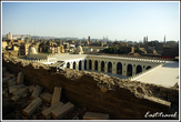 Вид из-под минарета на внутренний двор мечети и Исламский Каир