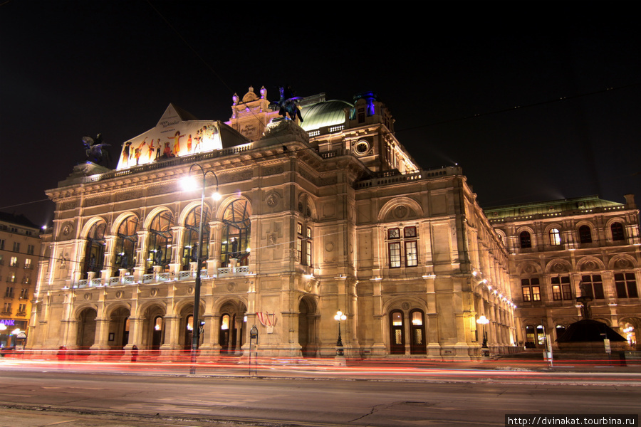 Венская опера, главный вход, трехгрошовые билеты слева...