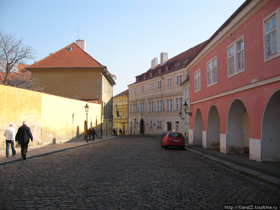 Лоретта окружена мощеными улочками, которые сами по себе являются достопримечательностью Прага, Чехия