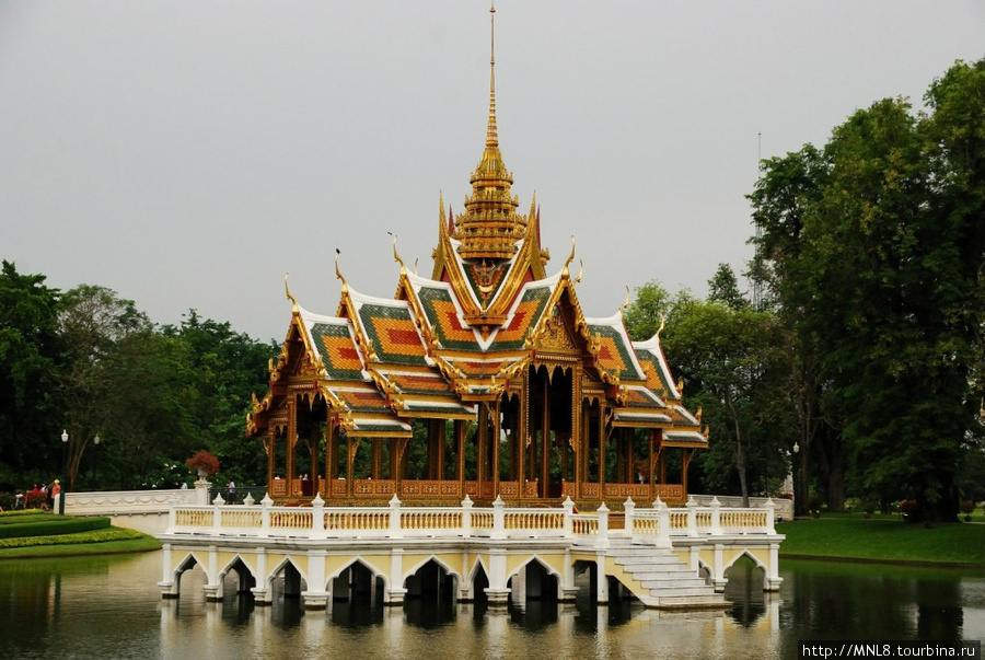 Божественное место личной свободы (The Divine Seat of Personal Freedom, Aisawan-dhipaya-asana Pavilion). Аюттхая, Таиланд