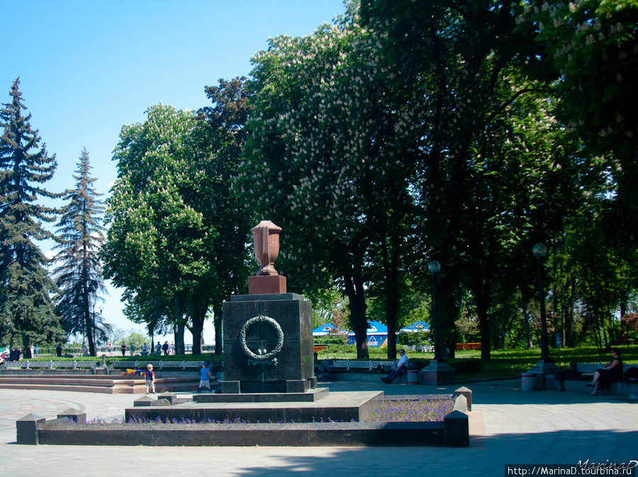 Мемориал — Участникам революции 1917-1918 гг. Киев, Украина