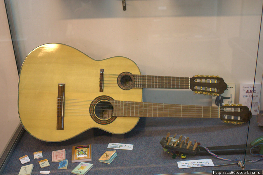 Далее идут гитары, на которых совершенно не ясно как играть Ла-Пас, Боливия