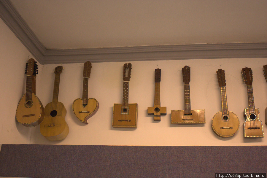 Насыщенный музей музыкальных инструментов Ла-Пас, Боливия