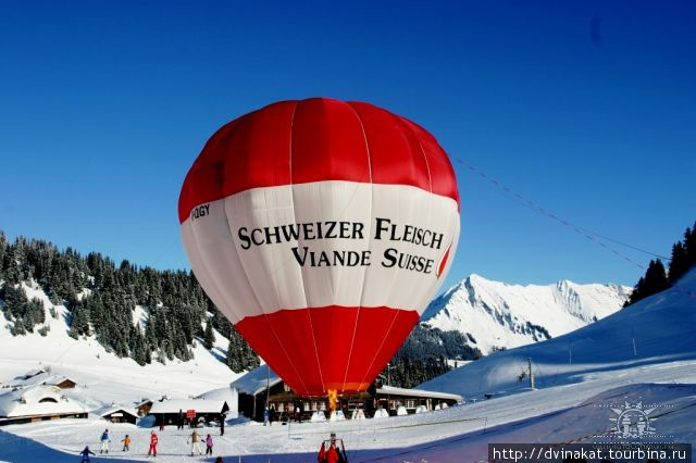 Даже мясные лавки могут позволить себе воздушный шар))) Шато-д'Э, Швейцария