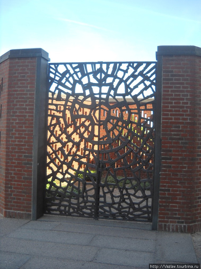 Замысловатые ворота Роскильде, Дания