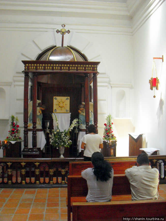 В доминиканской церкви Чьяпа-де-Корсо, Мексика
