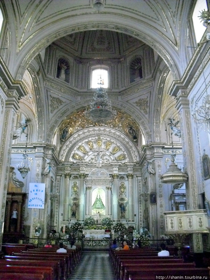 В базилике Соледад в Оахаке Оахака, Мексика