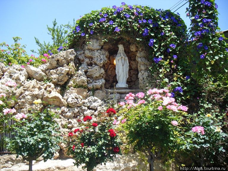 В монастыре культ Мадонны Бейт-Шемеш, Израиль