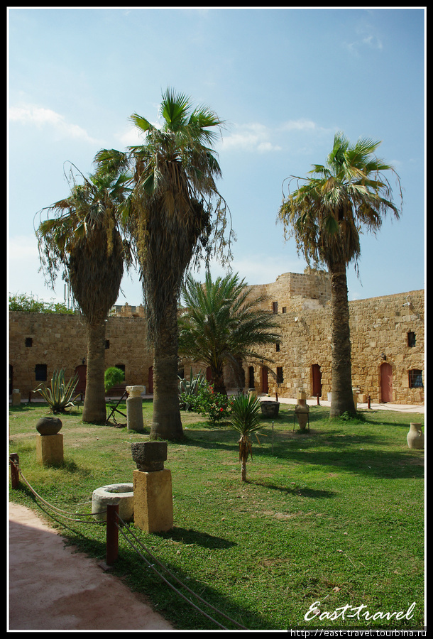 Внутренний двор крепости Арвад, Сирия