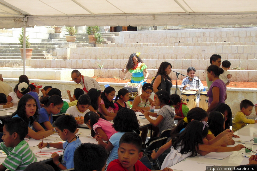 Дети рисуют Оахака, Мексика