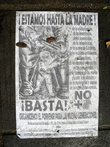Плакат прямо на асфальте — на центральной площади