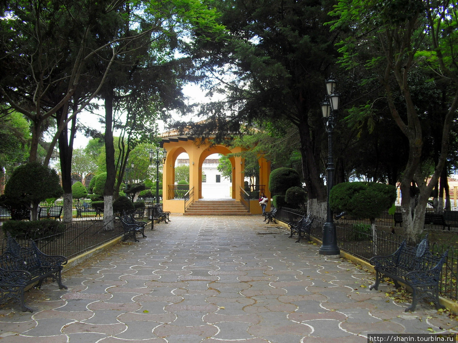 В парке Сан-Кристобаль-де-Лас-Касас, Мексика