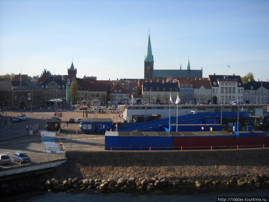 Город на берегу Хельсингёр, Дания