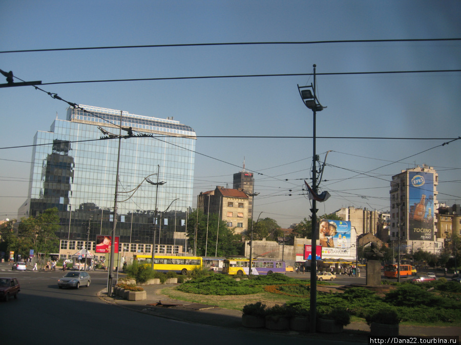 Одна из многих площадей Белшрада Белград, Сербия